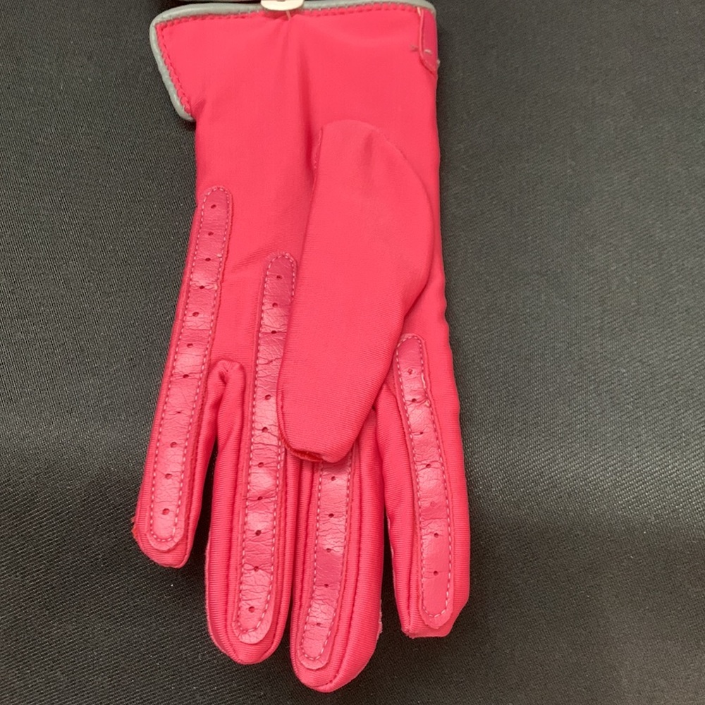 Pink gloves - Picture 3 of 12